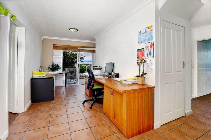 4 Bedroom Property for Sale in Welgemoed Western Cape